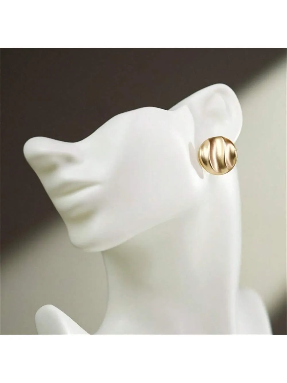 1pair Matte Gold Tone Wave Print Metal Vintage Style Button Round Stud Earrings SD