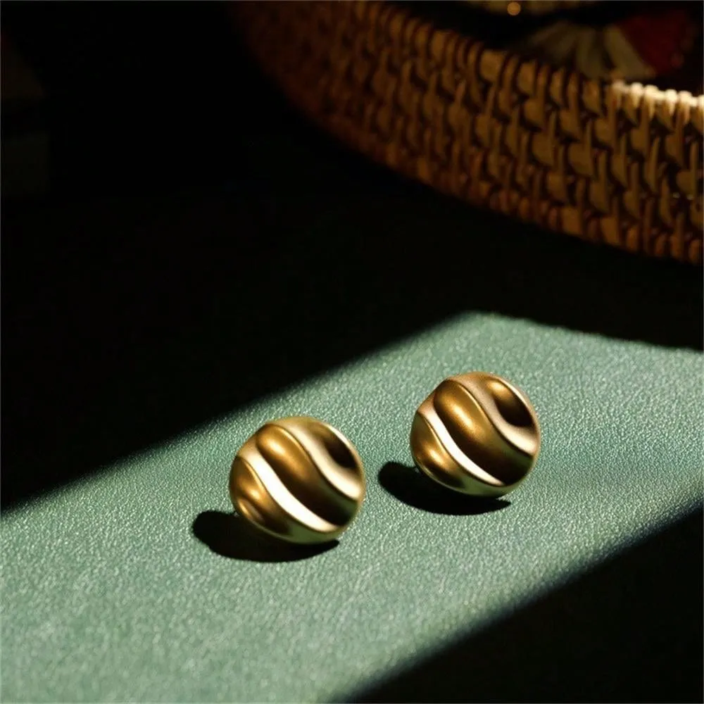 1pair Matte Gold Tone Wave Print Metal Vintage Style Button Round Stud Earrings SD