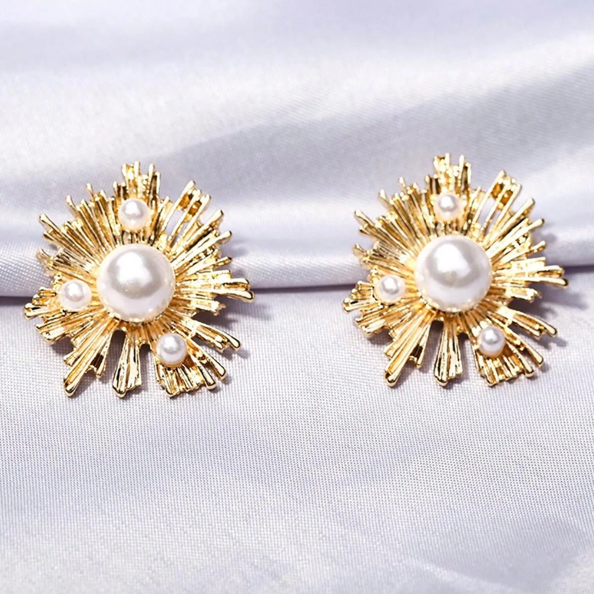 1pair Metallic Sunflower-Shaped Pearl Big Stud Earrings SD