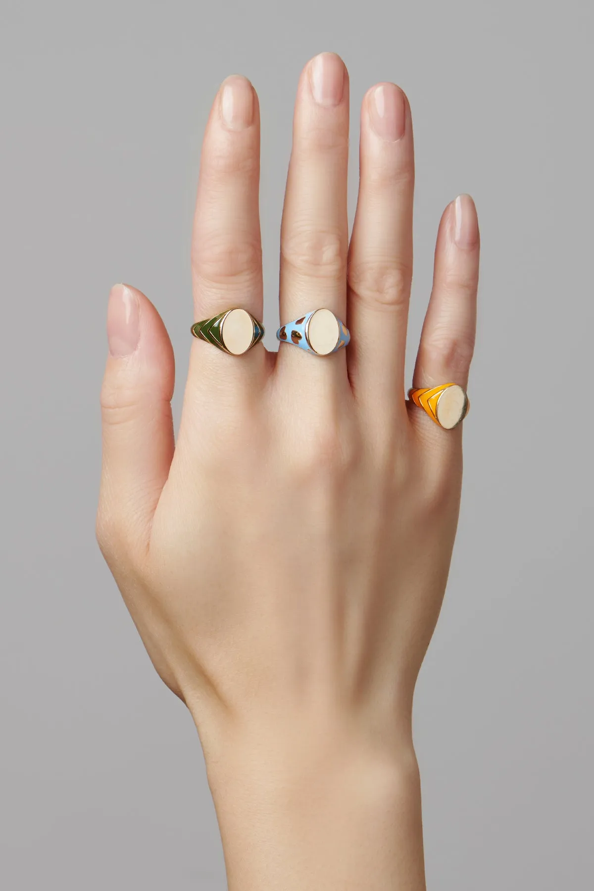 Amour Signet Ring