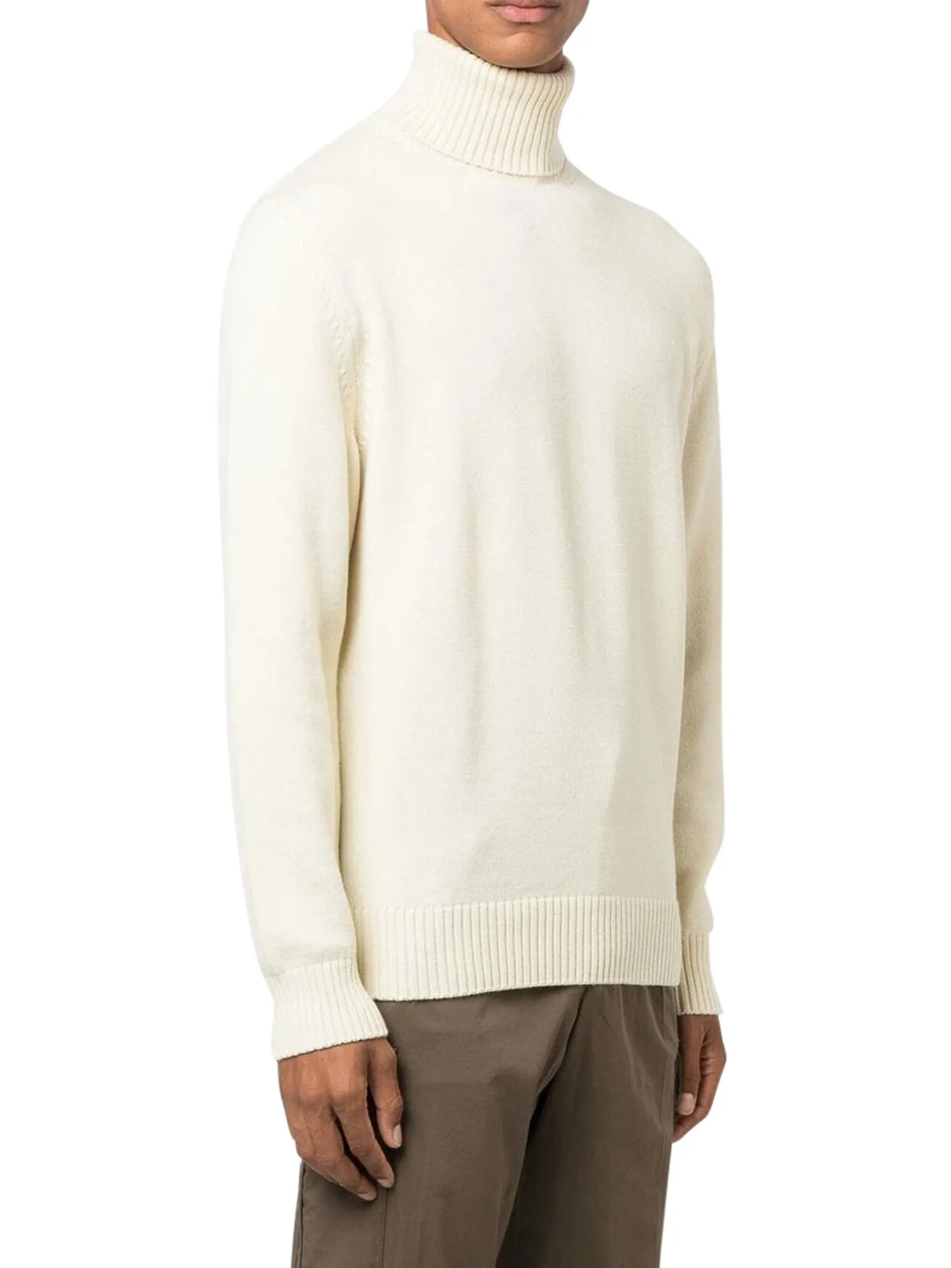 High neck sweater with application