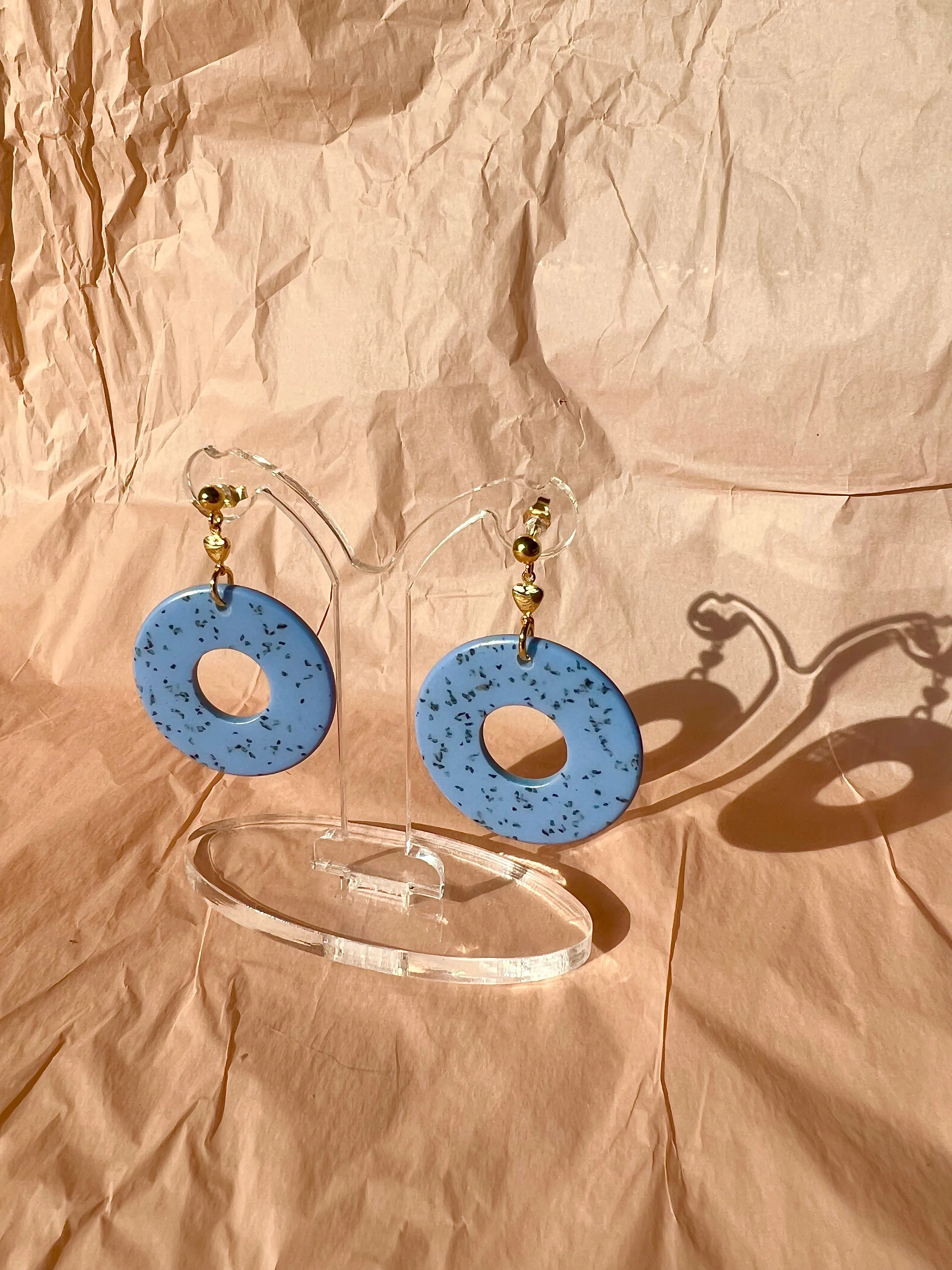 SPECKLED BLUE HOOPS